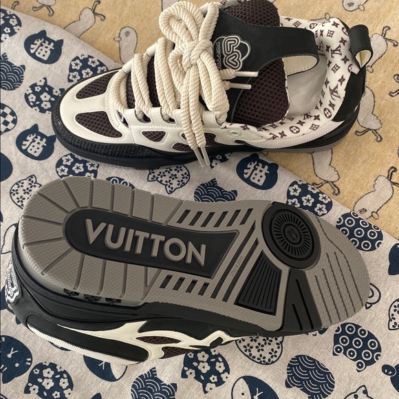 Louis Vuitton White And Black Sneakers - Picture 4 of 8